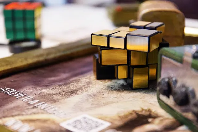 EXIT/SALIDA - Escape room Madrid - Atrapado en el Museo